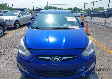 2013 Hyundai Accent Se z USA, uszkodzony, nr VIN KMHCU5AE5DU080981